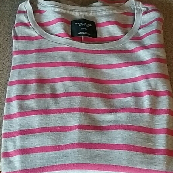 Gray and Pink American Eagle shirt sz medium - Picture 4 of 6